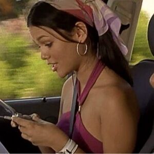 Meet your Posher, Abril